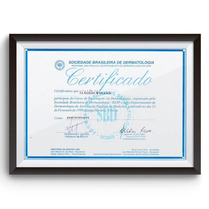 Diploma e certificado do Dr. Claudio Wulkan