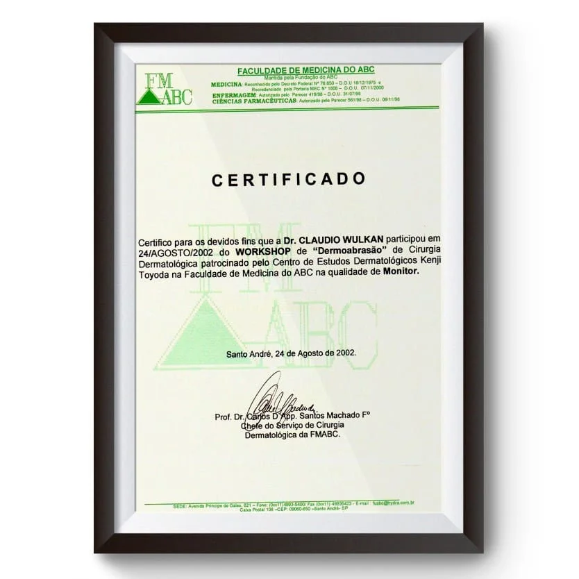 Diploma e certificado do Dr. Claudio Wulkan