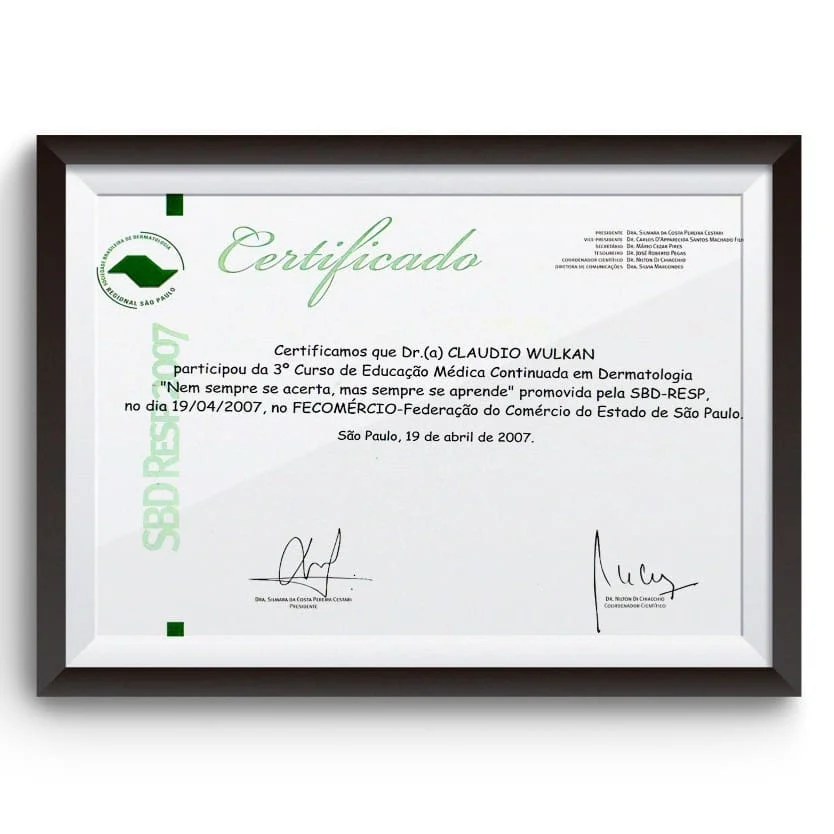 Diploma e certificado do Dr. Claudio Wulkan