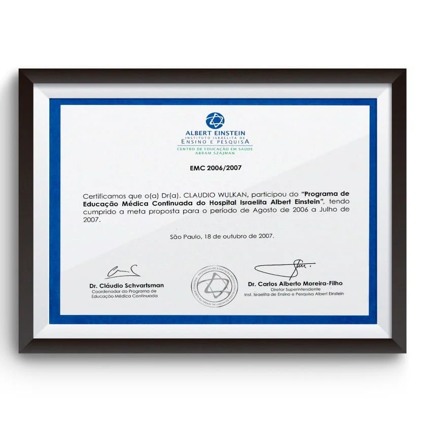 Diploma e certificado do Dr. Claudio Wulkan
