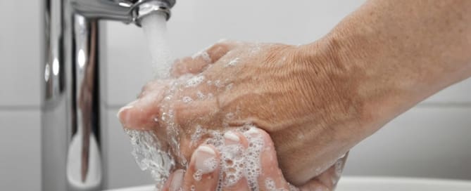 Por que lavar as mãos? 5 clinicawulcan 07 Por que lavar as mãos?