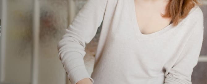 Dermatite de contato da dona de casa – Mãos irritadas.