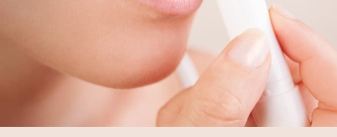 Qual o melhor método para hidratar os lábios?