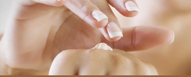 Como os hidratantes fazem para melhorar o aspecto das mãos?