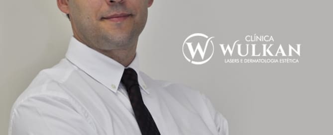 Um profissional da Sociedade Brasileira de Dermatologia.