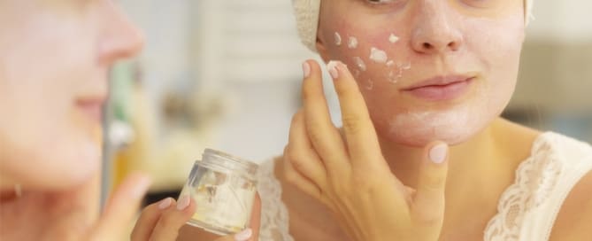 Cuidado! Receitas caseiras podem ser prejudiciais à sua pele.