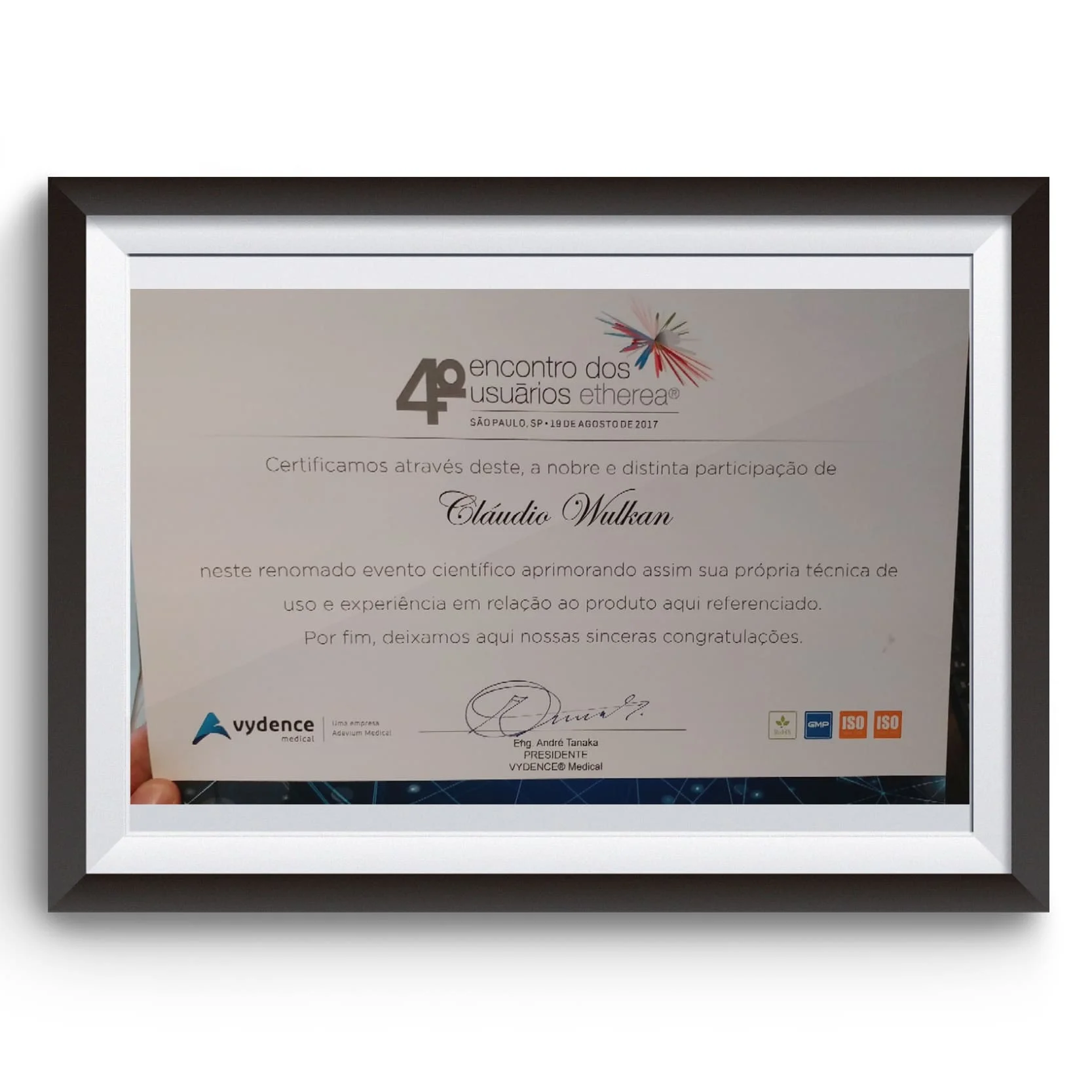 Diploma e certificado do Dr. Claudio Wulkan