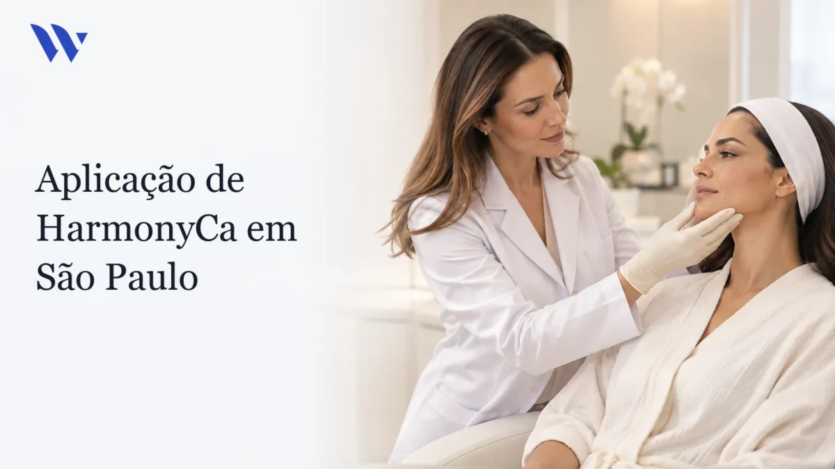 Aplicação de HarmonyCa em São Paulo — Clínica Wulkan Dermatologista da Clínica Wulkan avaliando paciente em consultório — Aplicação de HarmonyCa em São Paulo
