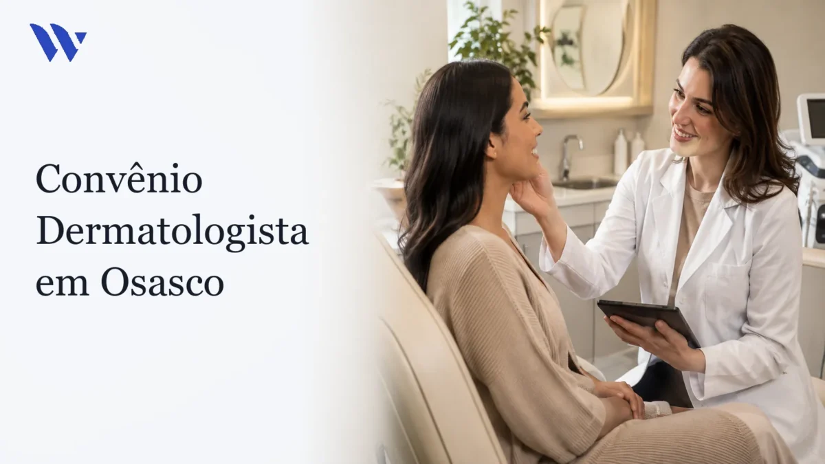 Convênio Dermatologista em Osasco — Clínica Wulkan Dermatologista da Clínica Wulkan avaliando paciente em consultório — Convênio Dermatologista em Osasco