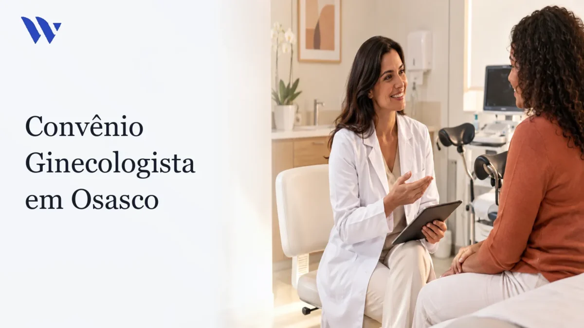 Dermatologista da Clínica Wulkan avaliando paciente em consultório — Convênio Ginecologista em Osasco