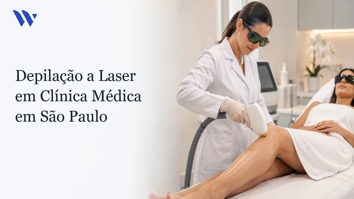 Dermatologista da Clínica Wulkan avaliando paciente em consultório — Depilação a Laser em Clínica Médica em São Paulo